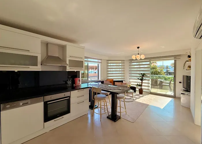 Sa Apartments! Beachfront With Sea View & Pool Apartment Alanya