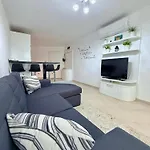 Sa Apartments! Beachfront With Sea View & Pool * 알란야