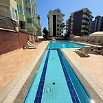 아파트 Sa Apartments! Beachfront With Sea View & Pool 알란야