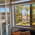 아파트 Sa Apartments! Beachfront With Sea View & Pool