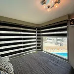 Sa Apartments! Beachfront With Sea View & Pool * 알란야
