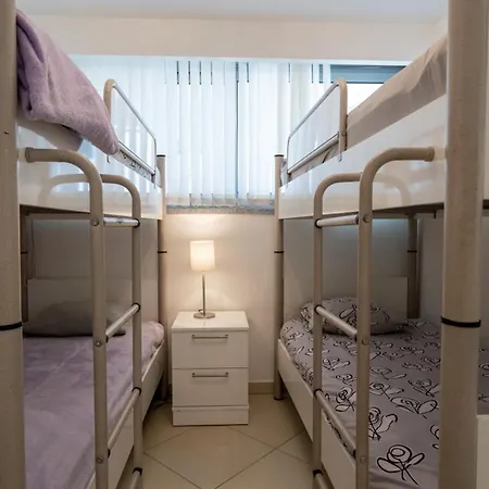 Sa Apartments! Beachfront With Sea View & Pool Apartamento