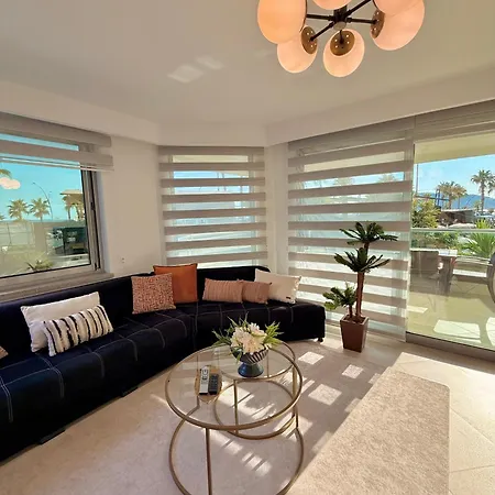 Sa Apartments! Beachfront In Oba Apartamento