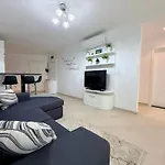 Sa Apartments! Beachfront With Sea View & Pool * Αλάνια