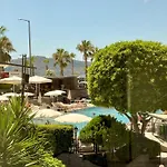 Sa Apartments! Beachfront With Sea View & Pool