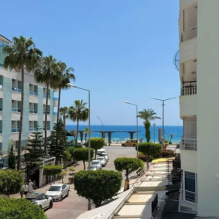 Sa Apartments! Beachfront With Sea View & Pool Apartamento
