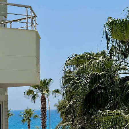 شقة Sa Apartments! Beachfront With Sea View & Pool