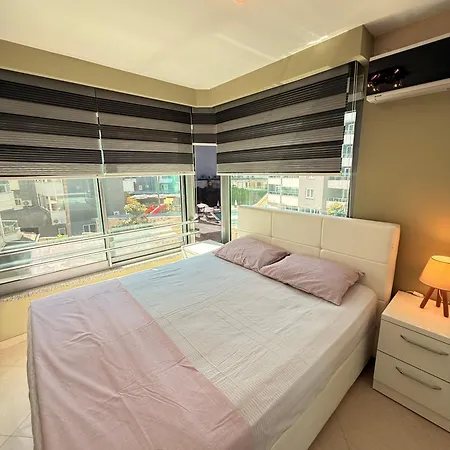 Sa Apartments! Beachfront With Sea View & Pool Apartamento