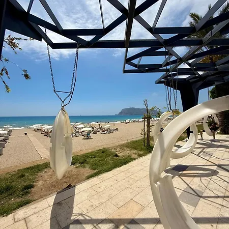 Sa Apartments! Beachfront With Sea View & Pool شقة *