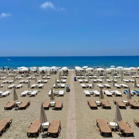 شقة Sa Apartments! Beachfront With Sea View & Pool *