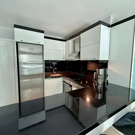 Sa Apartments! Beachfront With Sea View & Pool *