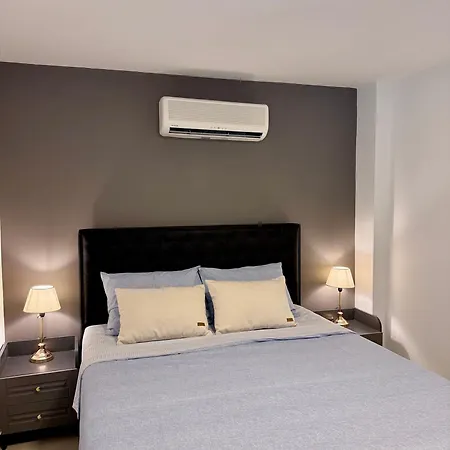 شقة Sa Apartments! Beachfront With Sea View & Pool *