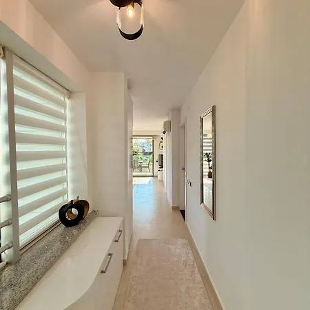 Sa Apartments! Beachfront With Sea View & Pool شقة