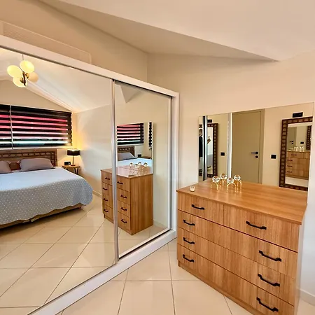 Sa Apartments! Beachfront In Oba דירה