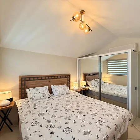 Sa Apartments! Beachfront In Oba * ألانيا
