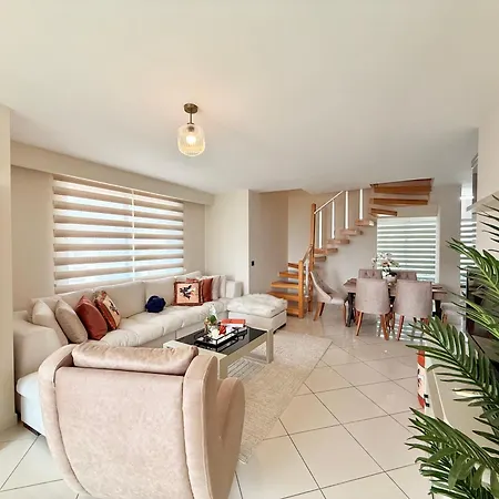 Sa Apartments! Beachfront In Oba דירה *