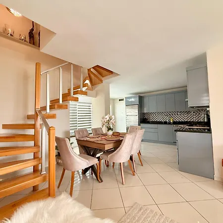 Apartmán Sa Apartments! Beachfront With Sea View & Pool