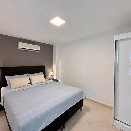 Διαμέρισμα Sa Apartments! Beachfront With Sea View & Pool Αλάνια