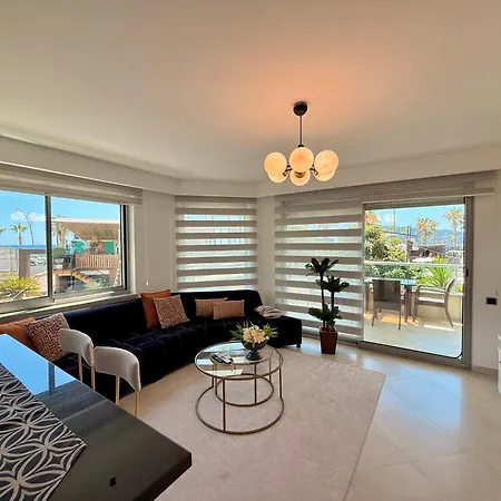 Sa Apartments! Beachfront With Sea View & Pool Apartamento