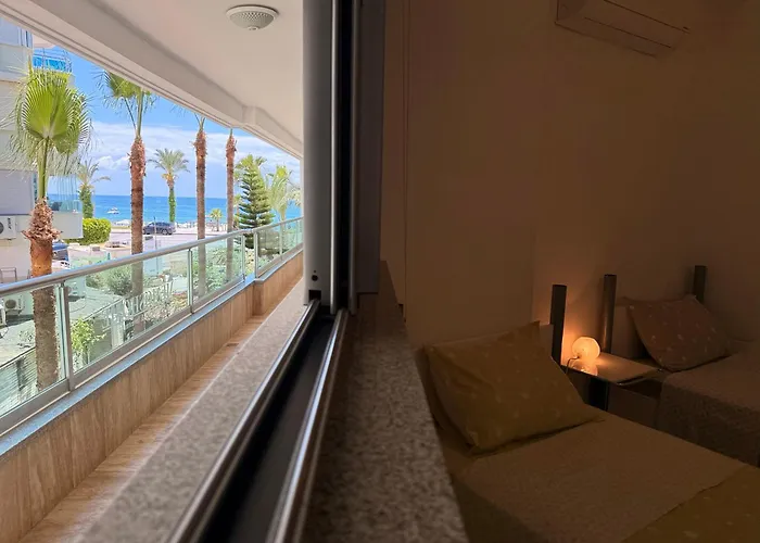 شقة Sa Apartments! Beachfront With Sea View & Pool