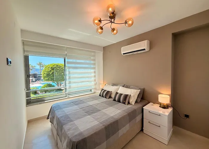 Sa Apartments! Beachfront With Sea View & Pool 公寓