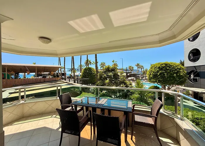 Sa Apartments! Beachfront With Sea View & Pool 公寓 *