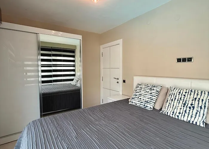 Sa Apartments! Beachfront With Sea View & Pool * 阿拉尼亚