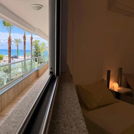 公寓 Sa Apartments! Beachfront With Sea View & Pool