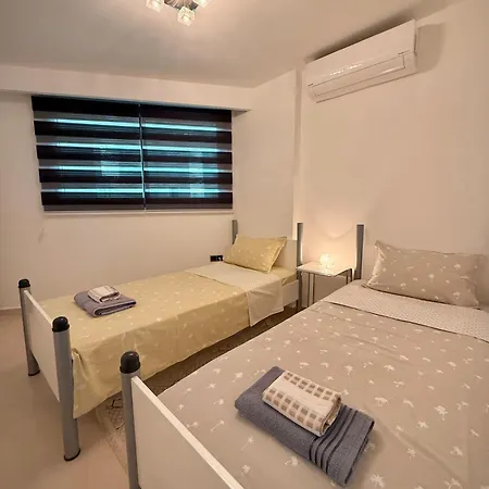 Sa Apartments! Beachfront With Sea View & Pool *